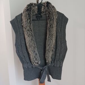 Women's Sweater Shrug Sleeveless Faux Fur Collar Gray with Sash